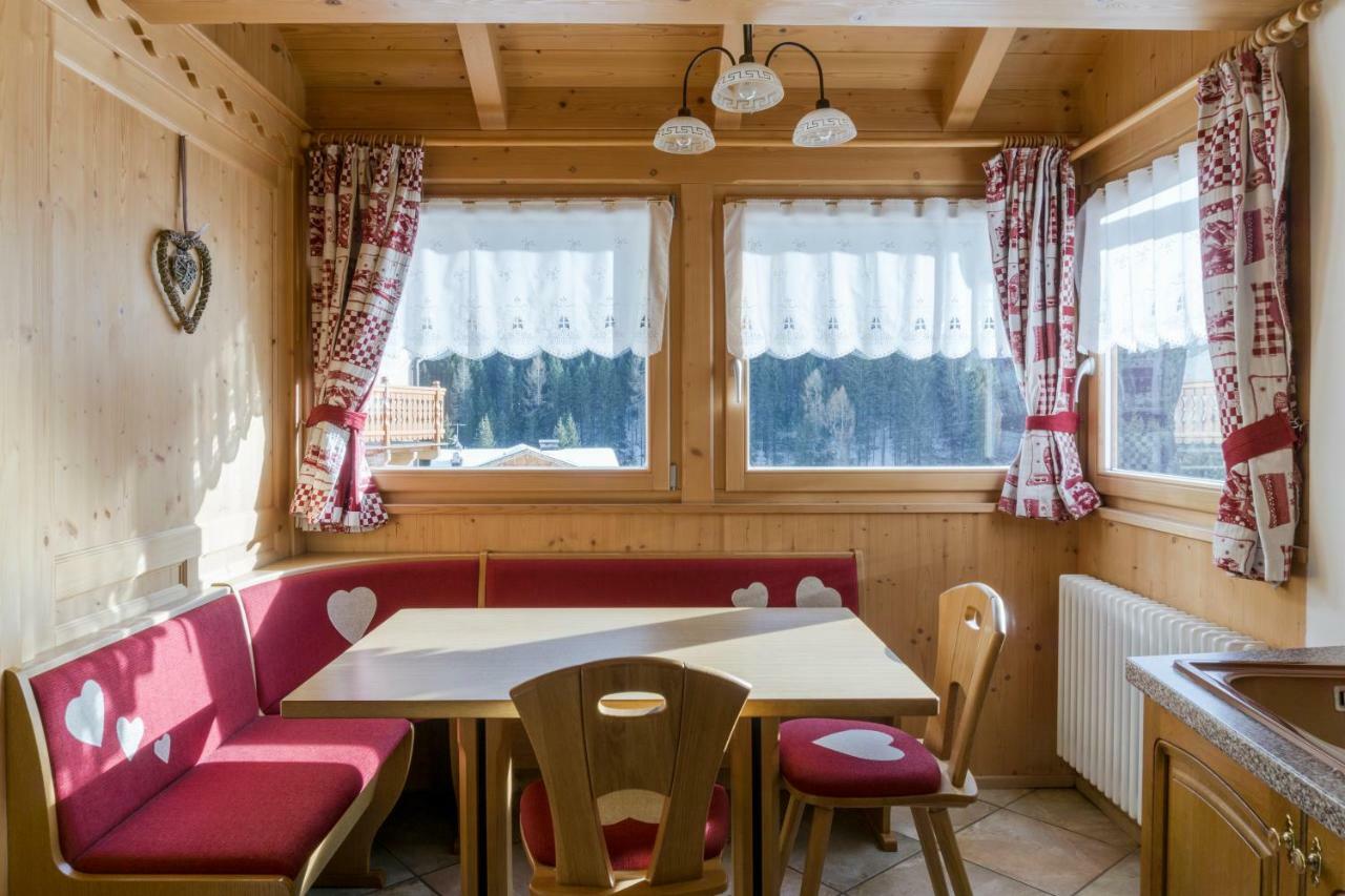 Lovely House In The Dolomites Lägenhet Mazzin Exteriör bild